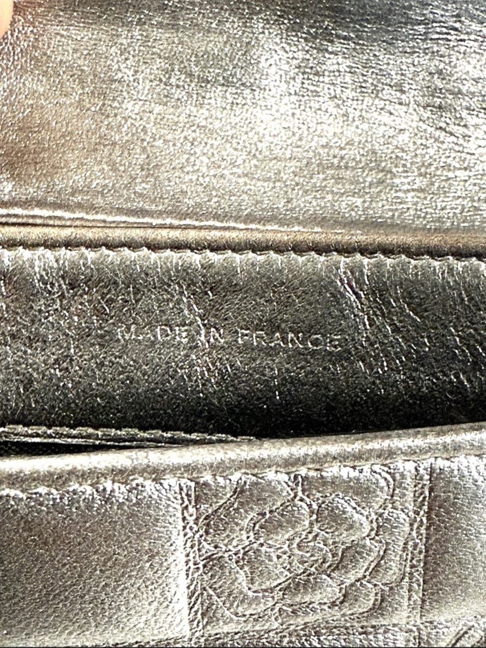CHANEL - Metallic Quilted CC Logo Wallet Icon Series Leather RARE!! - Picture 9 of 10